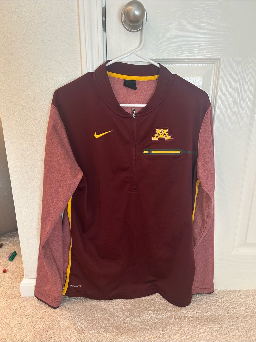 Minnesota Golden Gophers Maroon & Gold Nike 1/4 Zip Coaches Pullover